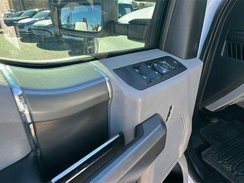 Used 2019 Ford F250 XLT w/ XLT Premium Package image 12