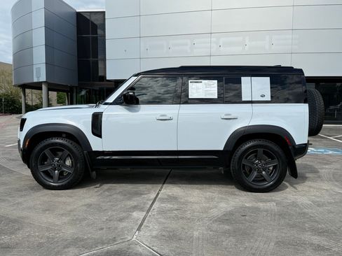 Used 2021 Land Rover Defender 110 X-Dynamic SE AWD/4WD image 2
