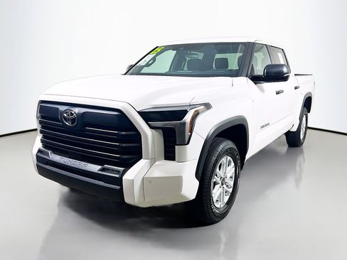 Used 2025 Toyota Tundra SR5 w/ SR5 Convenience Package AWD/4WD image 10