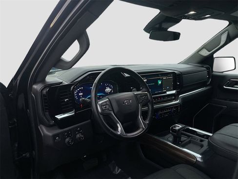 Used 2025 Chevrolet Silverado 1500 RST w/ Z71 Off-Road Package image 9