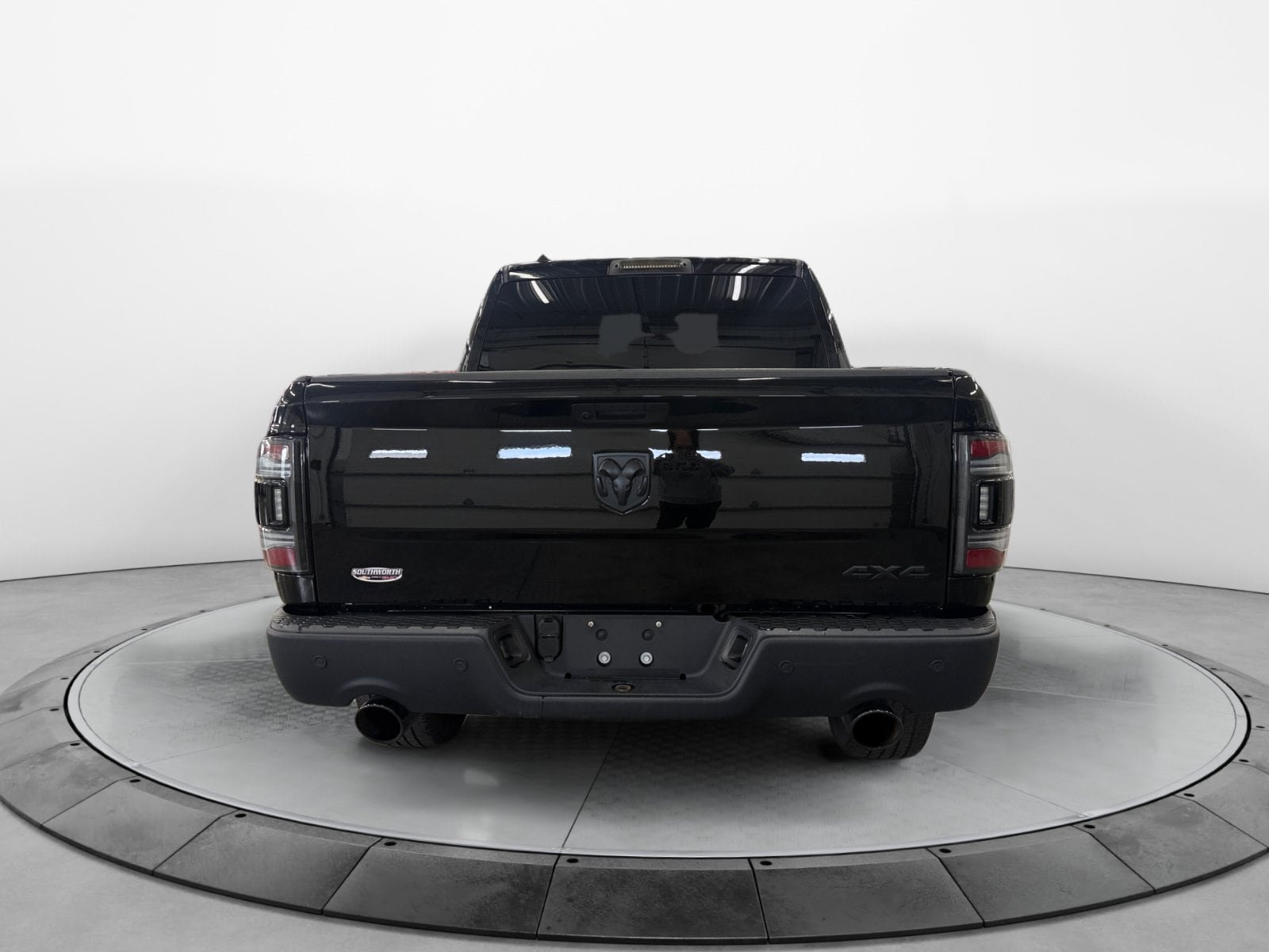 Used 2024 RAM 1500 Warlock AWD/4WD image 6