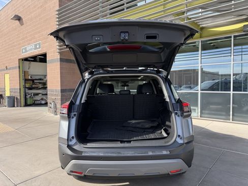 Used 2023 Nissan Rogue SV w/ SV Premium B Package image 37