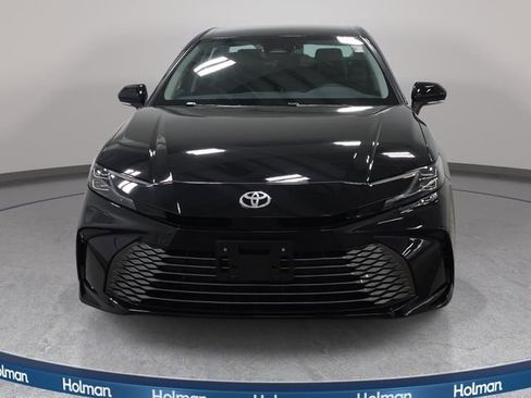 Used 2026 Toyota Camry XLE AWD/4WD image 3
