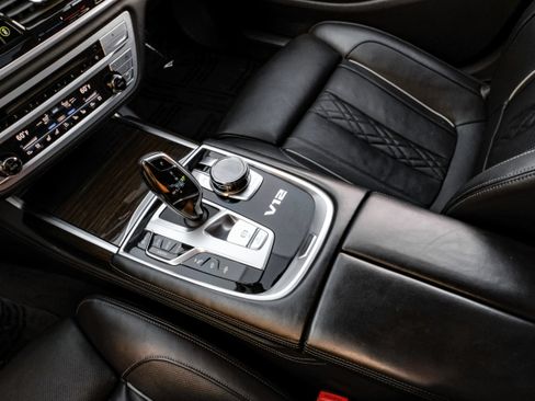 Used 2020 BMW M760i xDrive AWD/4WD image 23