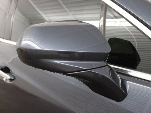 Used 2019 Cadillac XT5 FWD image 13