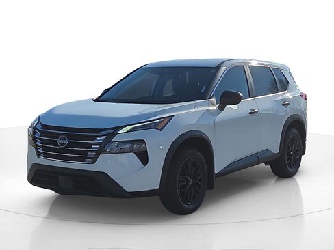 Used 2024 Nissan Rogue S image 2