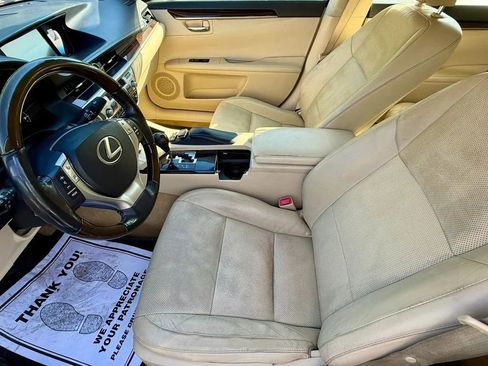 Used 2015 Lexus ES 350 w/ Luxury Package FWD image 11