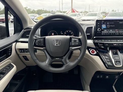 New 2026 Honda Odyssey Touring image 21