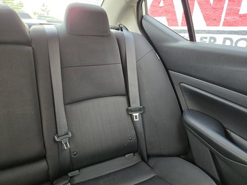 Used 2025 Nissan Altima 2.5 SV FWD image 14
