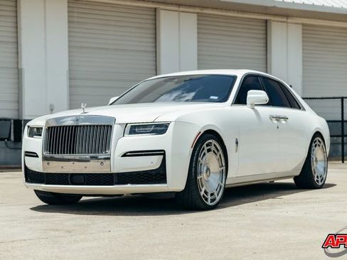Used 2022 Rolls-Royce Ghost w/ Ghost Package image 46