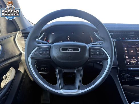 Certified 2023 Jeep Grand Cherokee Laredo image 12