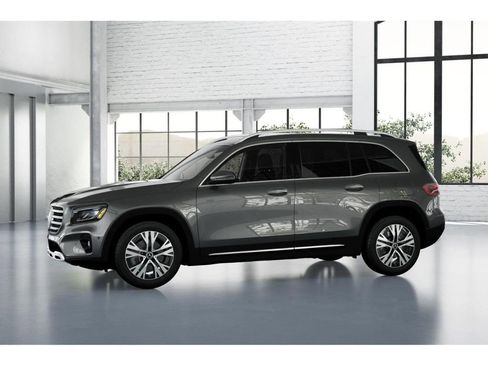 New 2026 Mercedes-Benz GLB 250 4MATIC image 36