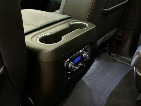 Used 2025 GMC Yukon AT4 w/ AT4 Premium Package image 28