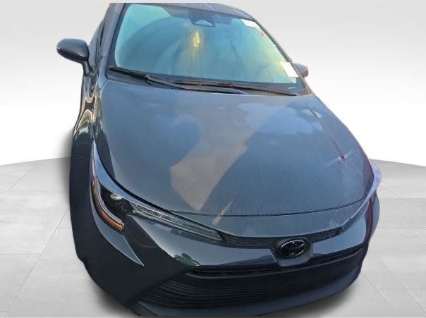 Used 2025 Toyota Corolla LE FWD image 2