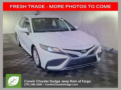 Used 2024 Toyota Camry SE FWD image 1