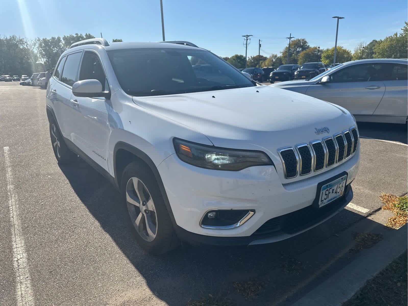 Used 2019 Jeep Cherokee Limited AWD/4WD image 6