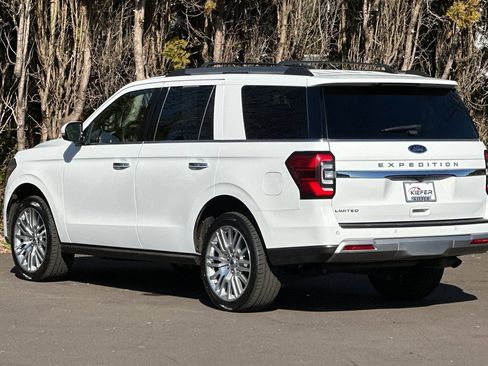 Used 2024 Ford Expedition Limited image 6