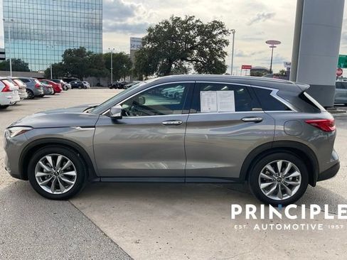 Used 2020 INFINITI QX50 Luxe w/ Navigation Package FWD image 5