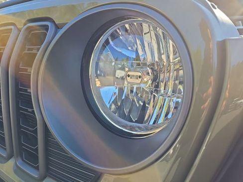 Used 2025 Jeep Wrangler Sport image 42