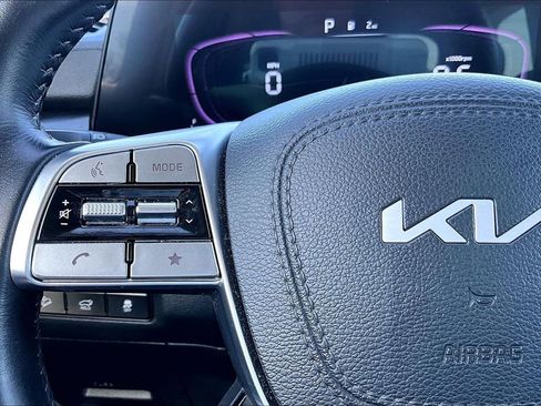 Used 2025 Kia Telluride S image 26