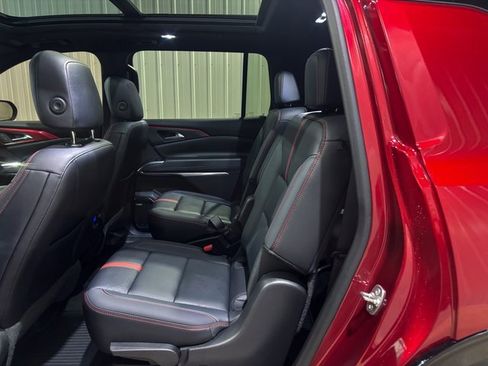 Used 2024 Chevrolet Traverse RS w/ LPO, Floor Liner Package image 27