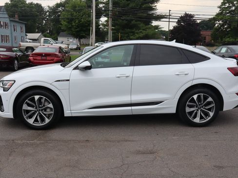Used 2021 Audi e-tron Premium Plus w/ Premium Plus Package AWD/4WD image 8