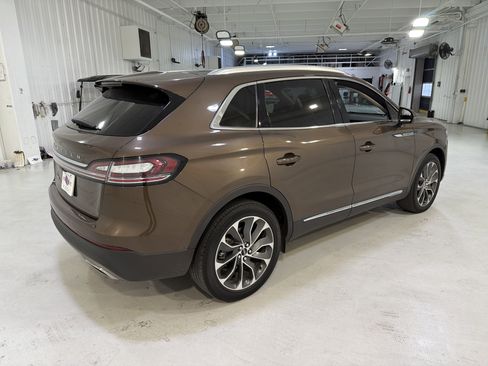 Used 2022 Lincoln Nautilus Reserve image 5