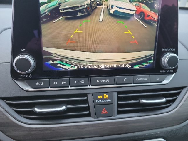 Used 2025 Nissan Altima 2.5 SV FWD image 21