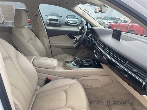 Used 2017 Audi Q7 3.0T Premium Plus w/ Premium Plus Package image 18