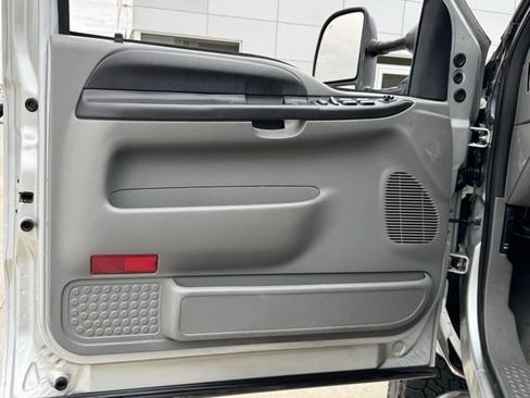 Used 2005 Ford F350 XLT image 28