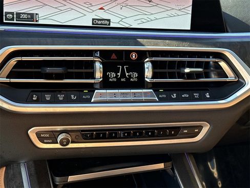 Used 2022 BMW X7 xDrive40i w/ M Sport Package image 24
