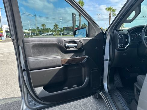 Used 2022 GMC Sierra 1500 Elevation w/ X31 Off-Road Package AWD/4WD image 11