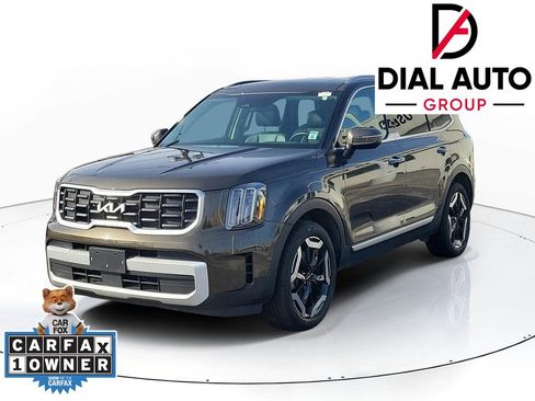 Used 2025 Kia Telluride S FWD image 2