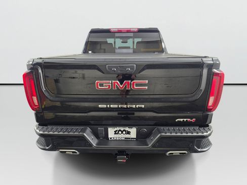 Used 2024 GMC Sierra 1500 AT4 w/ Technology Package AWD/4WD image 4