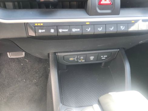 Used 2025 Kia K4 LXS image 12