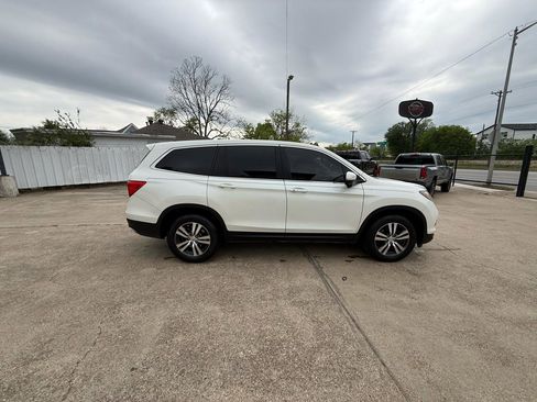 Used 2017 Honda Pilot EX image 6