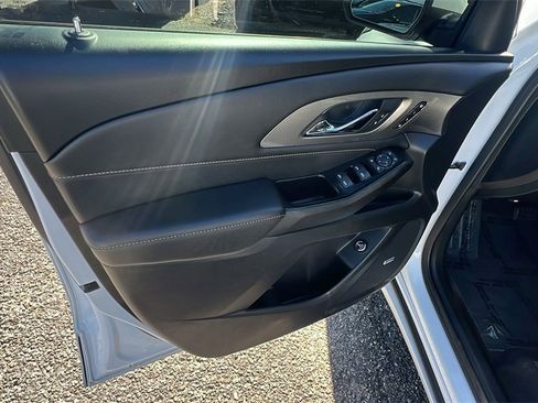 Certified 2023 Chevrolet Traverse Premier image 11