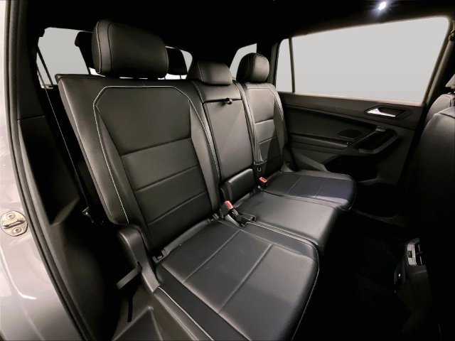 Used 2021 Volkswagen Tiguan SE R-Line w/ 3rd Row Seat Package AWD/4WD image 26