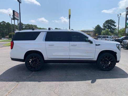 Used 2024 GMC Yukon XL Denali AWD/4WD image 4