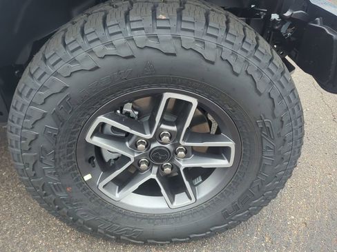 New 2025 Jeep Gladiator Mojave w/ Convenience Group image 11