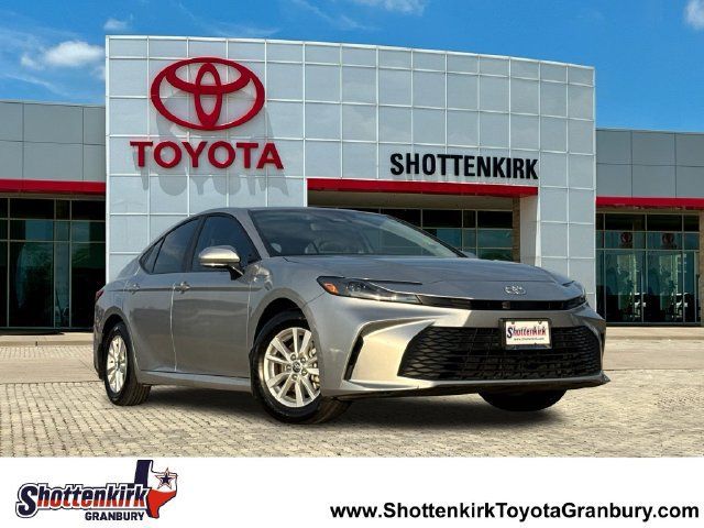 Used 2025 Toyota Camry LE w/ Convenience Package FWD image 1