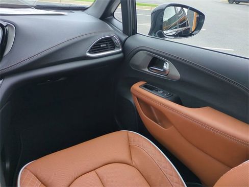 New 2026 Chrysler Pacifica Pinnacle w/ Trailer Tow Group image 17