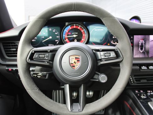 Certified 2022 Porsche 911 Targa 4 GTS image 16