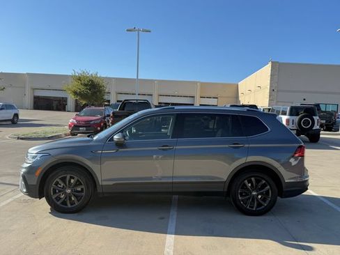 Used 2024 Volkswagen Tiguan SE FWD image 8