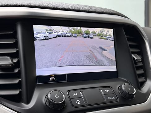 Used 2021 GMC Acadia SLT FWD image 43
