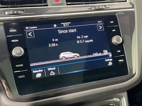 Used 2024 Volkswagen Tiguan SEL R-Line image 39