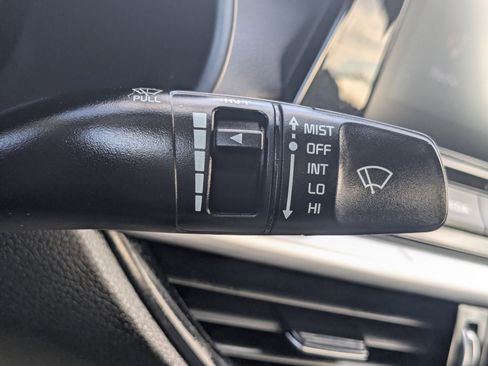 Used 2023 Kia Forte LXS image 29