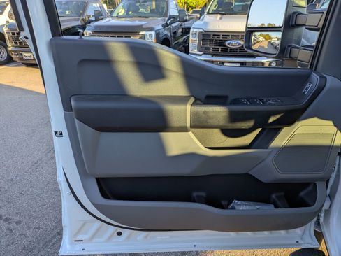 New 2025 Ford F450 XL w/ XL Chrome Package image 15