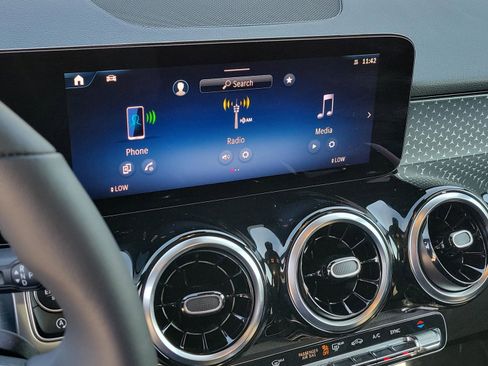 Certified 2026 Mercedes-Benz GLB 250 image 29