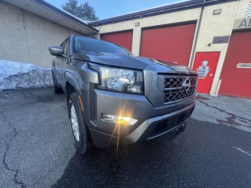 Used 2022 Nissan Frontier SV image 11